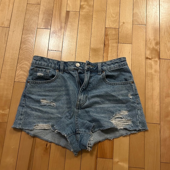 Distressed Pacsun denim shorts women’s - Picture 1 of 4